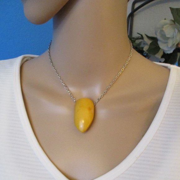 Art Deco BAKELITE Convertible Dress Clip ~ 1930s Egg Yolk Yellow Bakelite Clip - Picture 9 of 15
